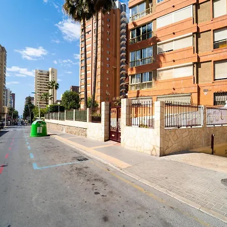 Stylish Seaview With Pool Access Lägenhet *