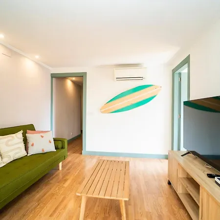Stylish Seaview With Pool Access Apartamento