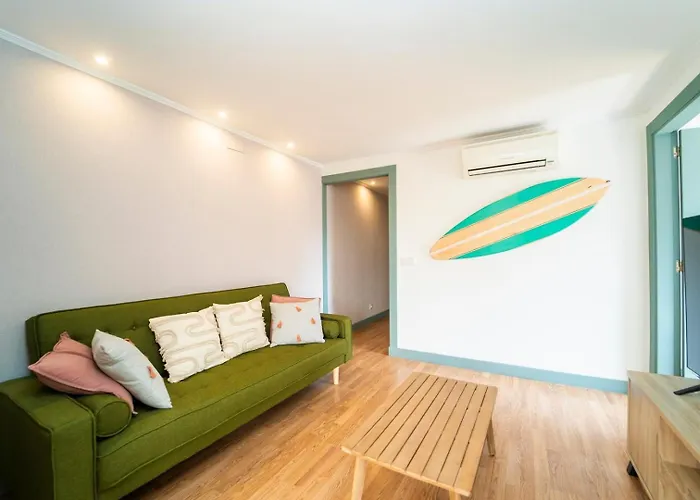 Stylish Seaview With Pool Access