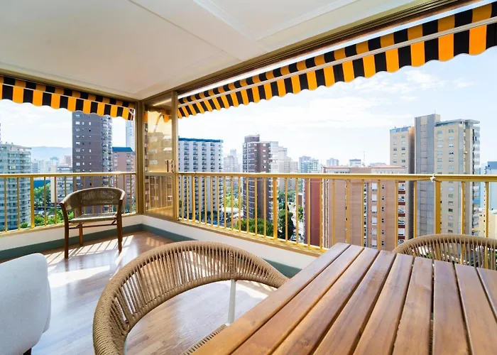 Stylish Seaview With Pool Access Benidorm