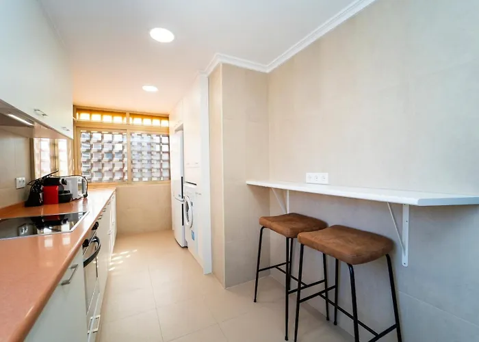 Stylish Seaview With Pool Access Lägenhet *