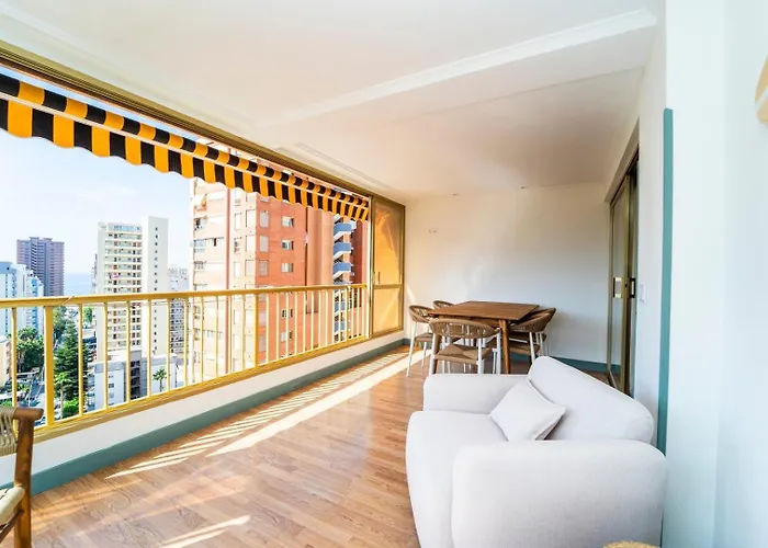 Stylish Seaview With Pool Access