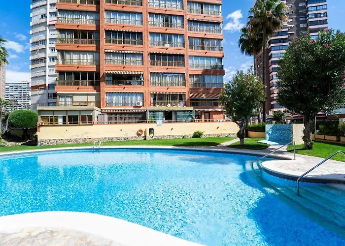 Stylish Seaview With Pool Access Lägenhet